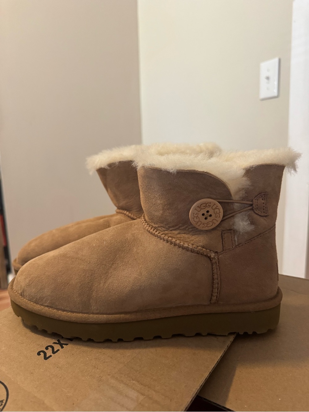 UGG Women’s Chestnut Short Shearling Button Boot